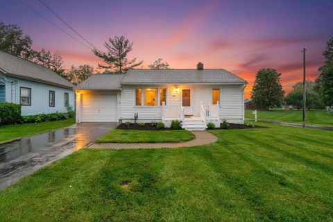 Photo of 207 N Columbus Street, Sunbury, OH 43074 (MLS # 226018579)