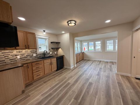 Tiny photo for 641 King Street, Lancaster, OH 43130 (MLS # 225045068)