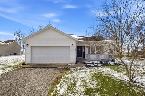 Photo of 647 Greenbriar Circle, Howard, OH 43028 (MLS # 226008147)