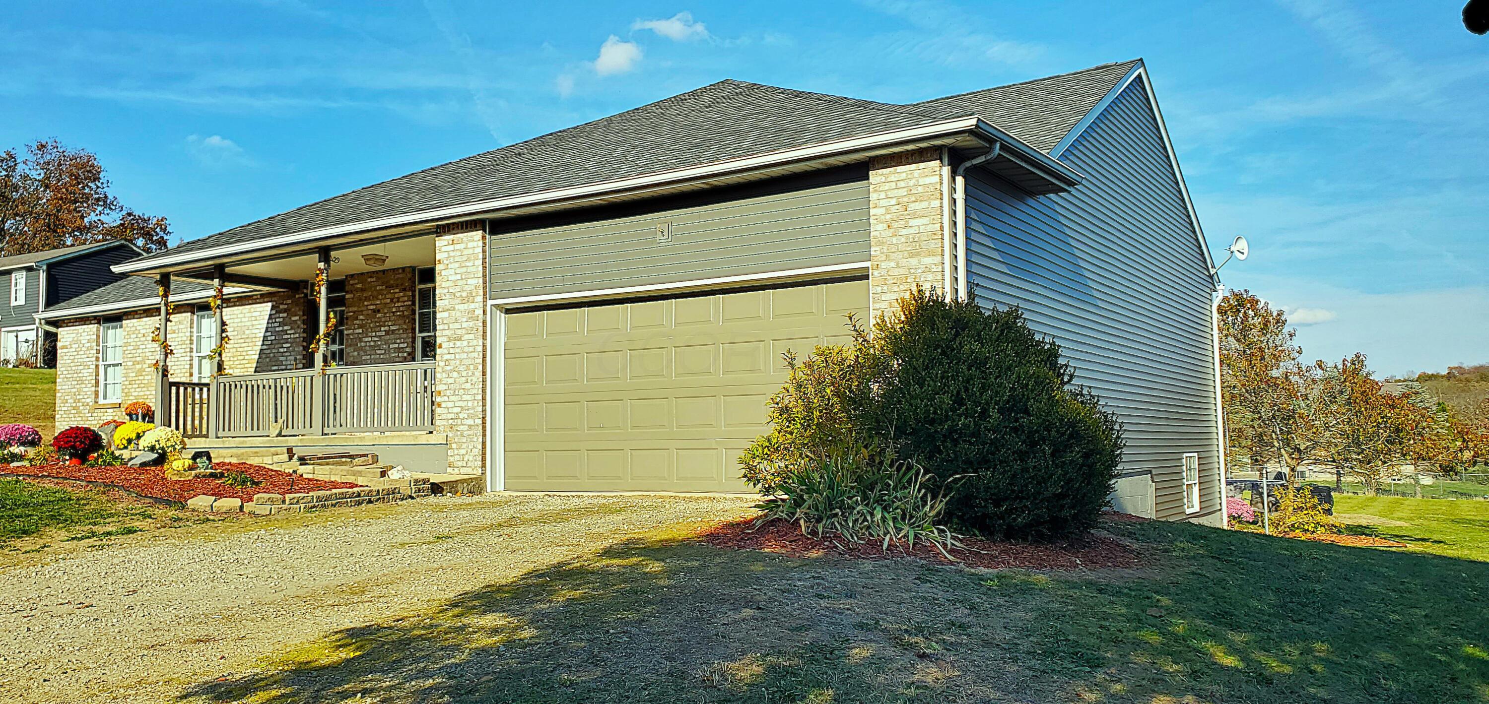 7607 Chanting Circle, Mechanicsburg, Ohio image 2