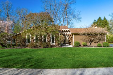 Photo of 1113 Autumn Creek Circle, Westerville, OH 43081 (MLS # 226011083)