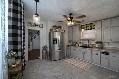 Tiny photo for 81 S Hickory Street, Chillicothe, OH 45601 (MLS # 226002889)