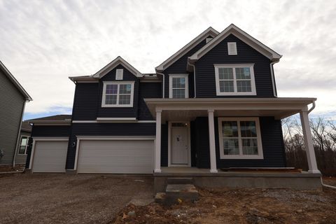 Photo of 1011 Heimat Haus Drive, Grove City, OH 43123 (MLS # 225045638)