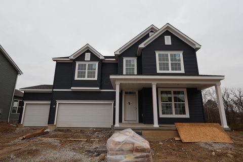 Photo of 1011 Heimat Haus Drive, Grove City, OH 43123 (MLS # 225045638)