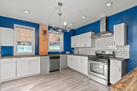 Tiny photo for 1121 E Livingston Avenue, Columbus, OH 43205 (MLS # 226002542)