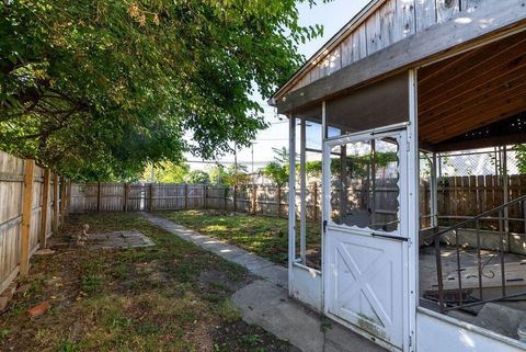 Tiny photo for 1121 E Livingston Avenue, Columbus, OH 43205 (MLS # 226002542)