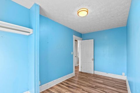 Tiny photo for 1121 E Livingston Avenue, Columbus, OH 43205 (MLS # 226002542)