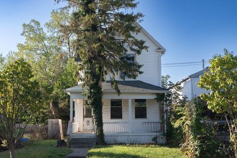 Tiny photo for 1121 E Livingston Avenue, Columbus, OH 43205 (MLS # 226002542)