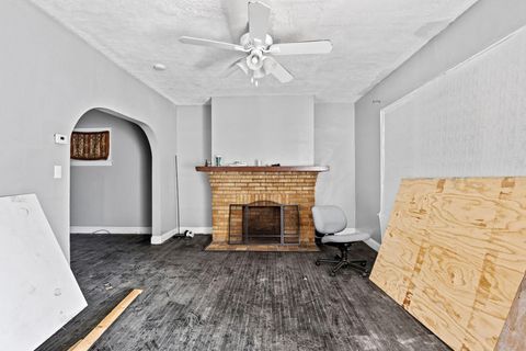 Tiny photo for 1218 E 22nd Avenue, Columbus, OH 43211 (MLS # 226004427)