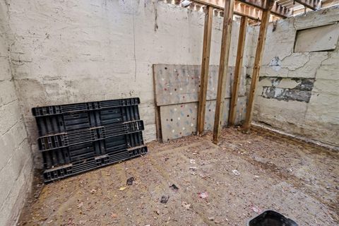 Tiny photo for 1218 E 22nd Avenue, Columbus, OH 43211 (MLS # 226004427)