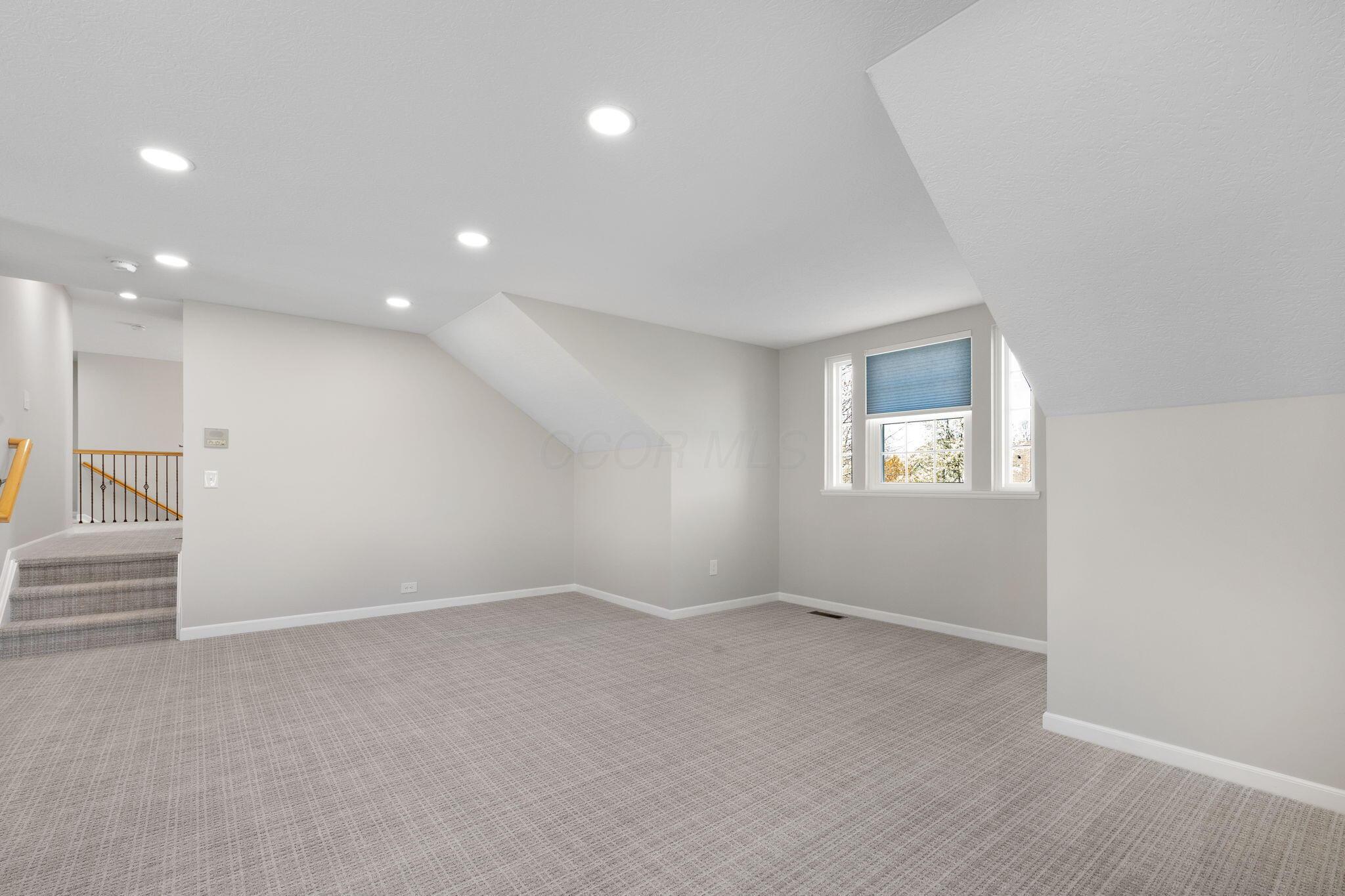 6370 Falling Meadows Drive, Galena, Ohio image 37