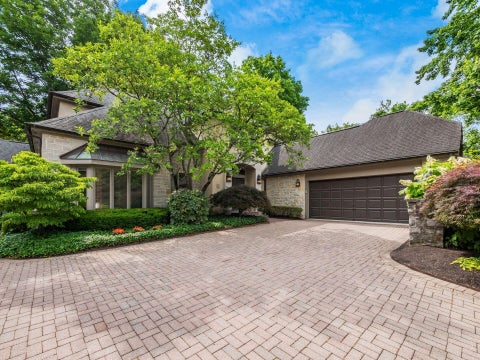 Photo of 6 Lyonsgate Road, Bexley, OH 43209 (MLS # 226020842)