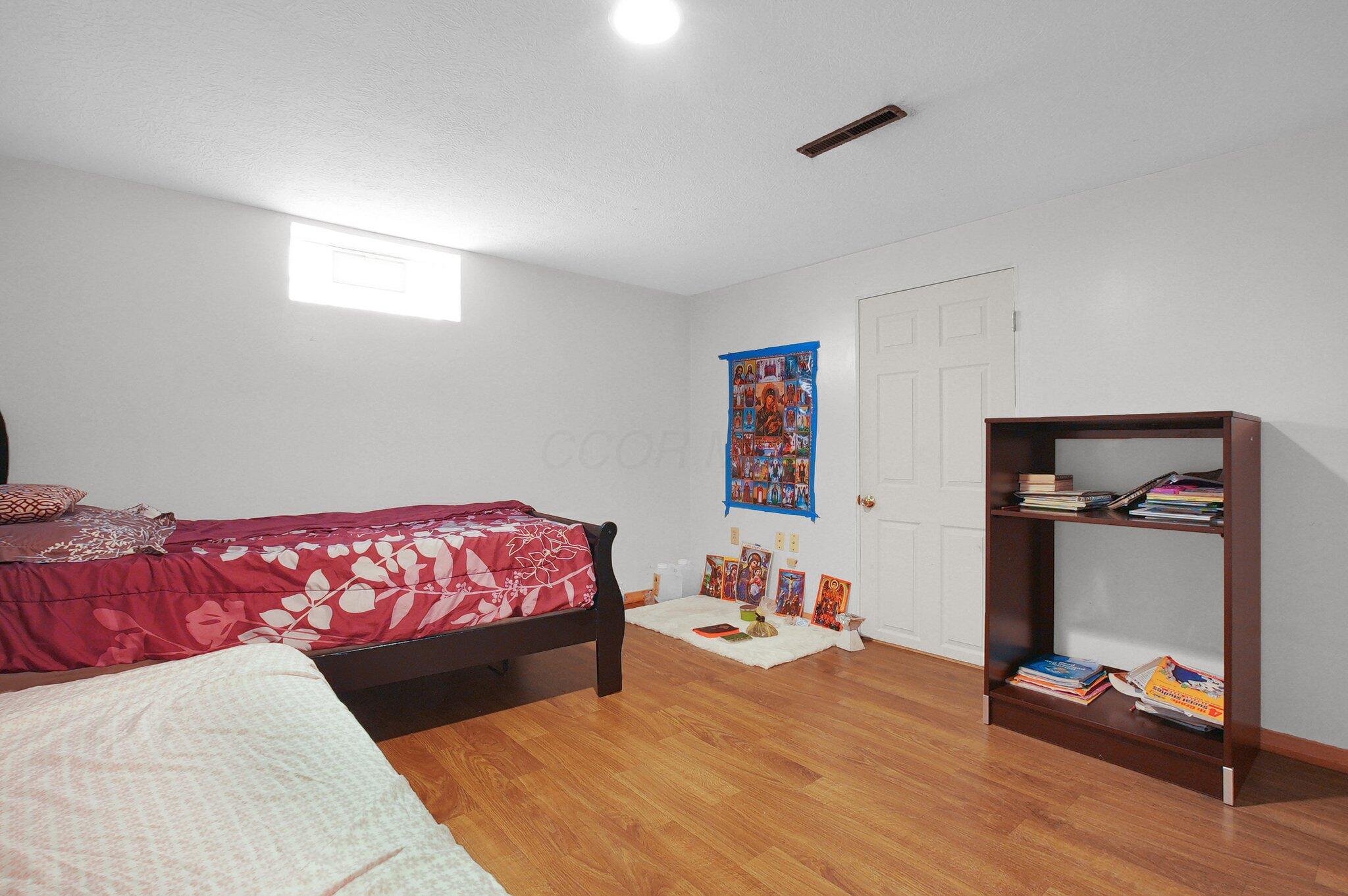 1068 Ross Road Road, Columbus, Ohio image 18
