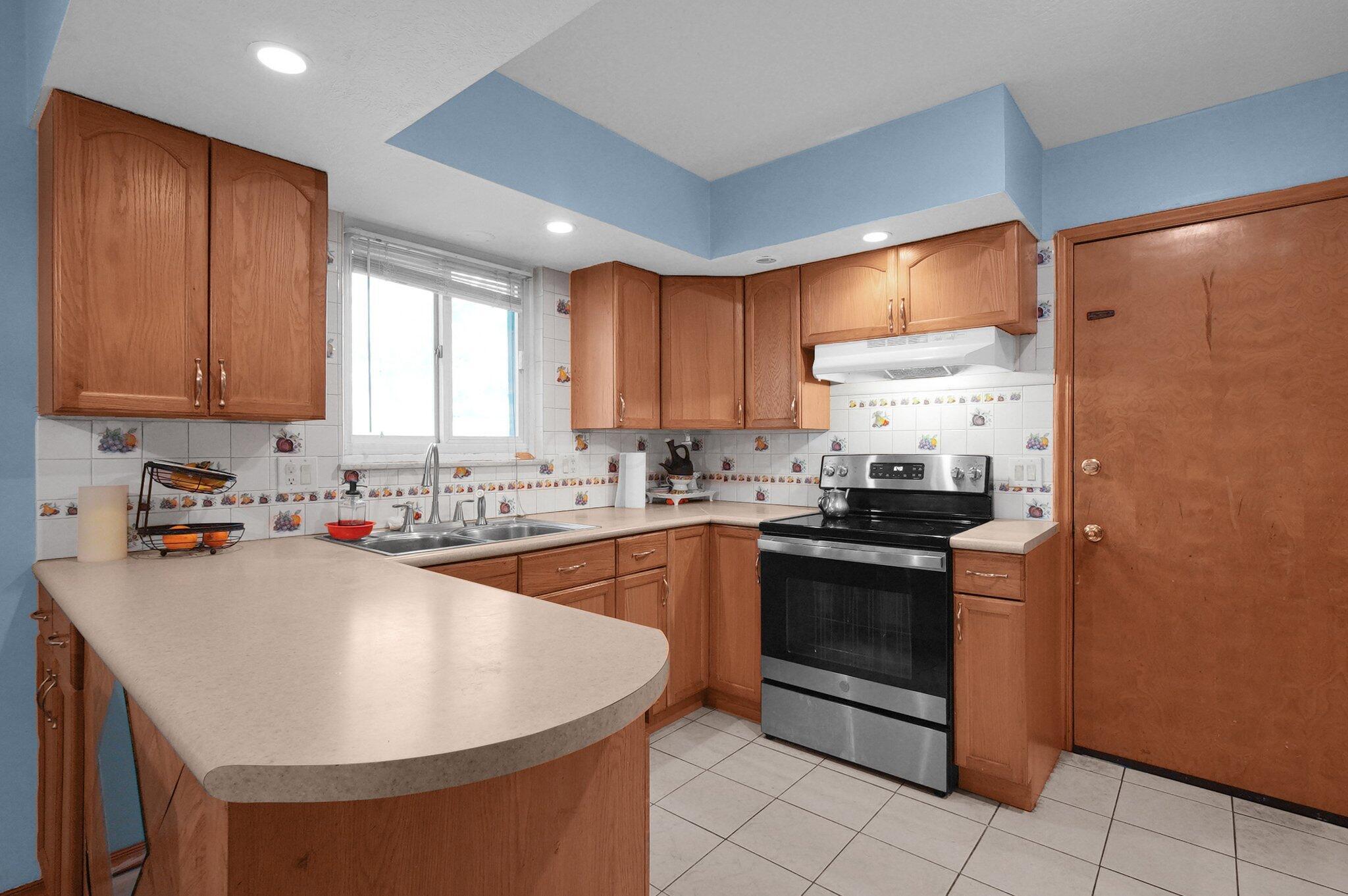 1068 Ross Road Road, Columbus, Ohio image 6