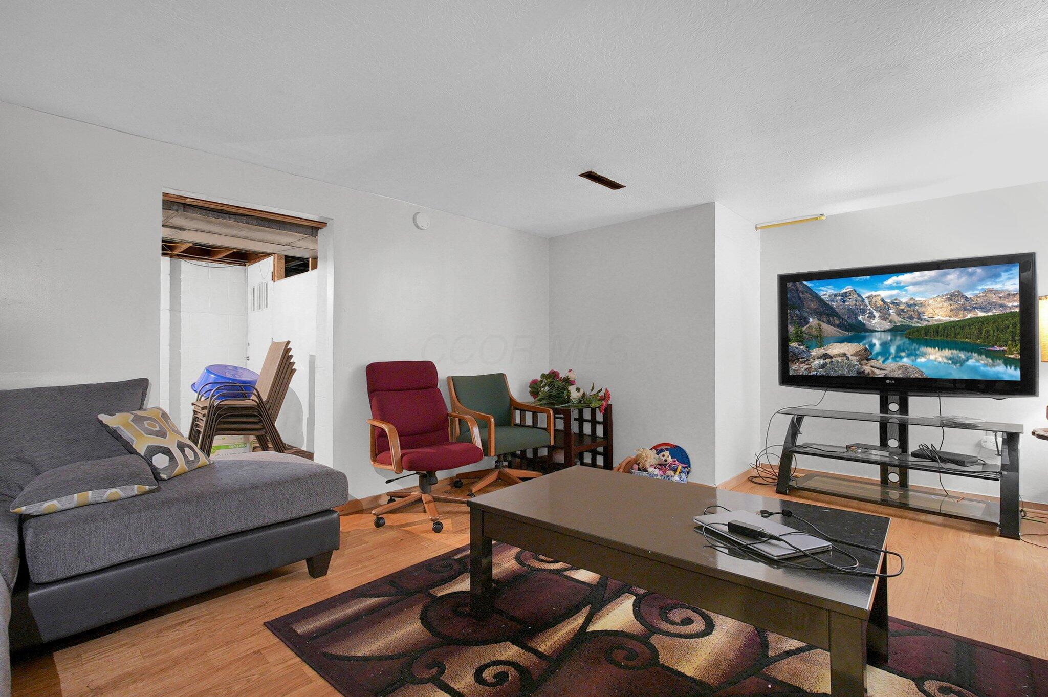 1068 Ross Road Road, Columbus, Ohio image 20