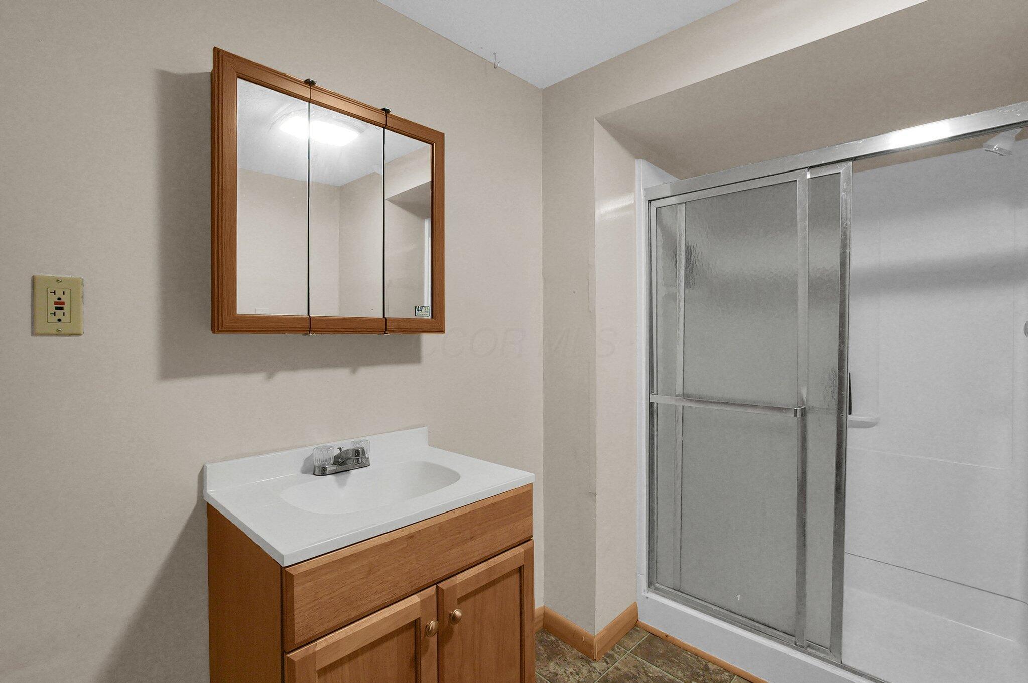 1068 Ross Road Road, Columbus, Ohio image 22