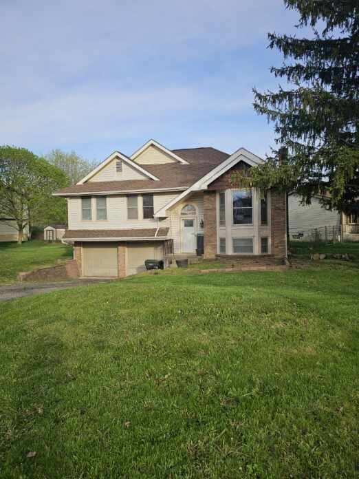 476 Round Up Drive, Galloway, Ohio image 1
