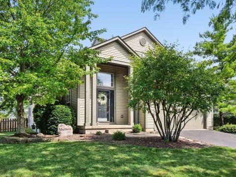 Photo of 874 Lynnhaven Court, Columbus, OH 43228 (MLS # 226030329)