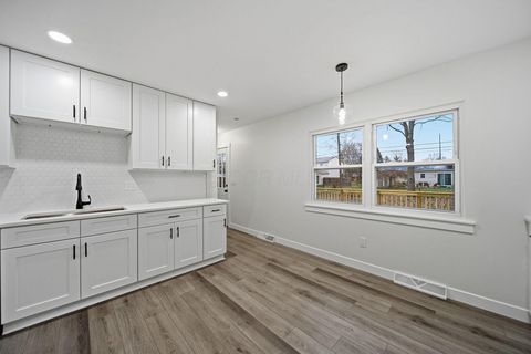 Tiny photo for 720 Andrew Avenue, Westerville, OH 43081 (MLS # 225046020)