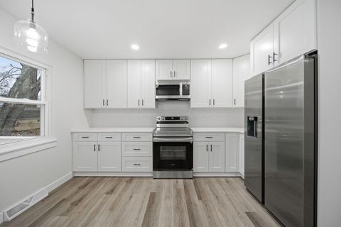 Tiny photo for 720 Andrew Avenue, Westerville, OH 43081 (MLS # 225046020)