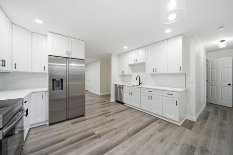 Tiny photo for 720 Andrew Avenue, Westerville, OH 43081 (MLS # 225046020)