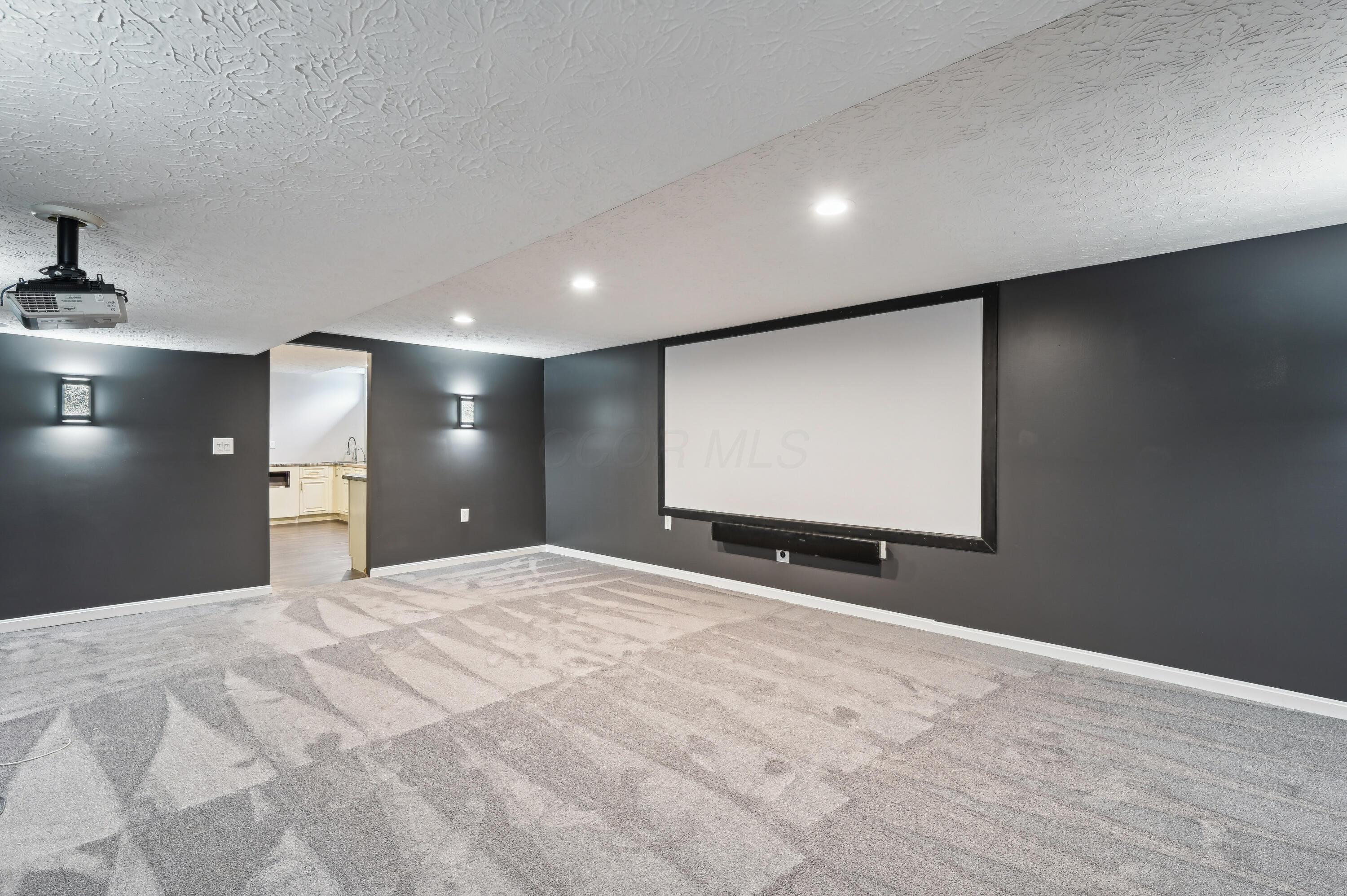 5650 Meadow Grove Drive, Grove City, Ohio image 31