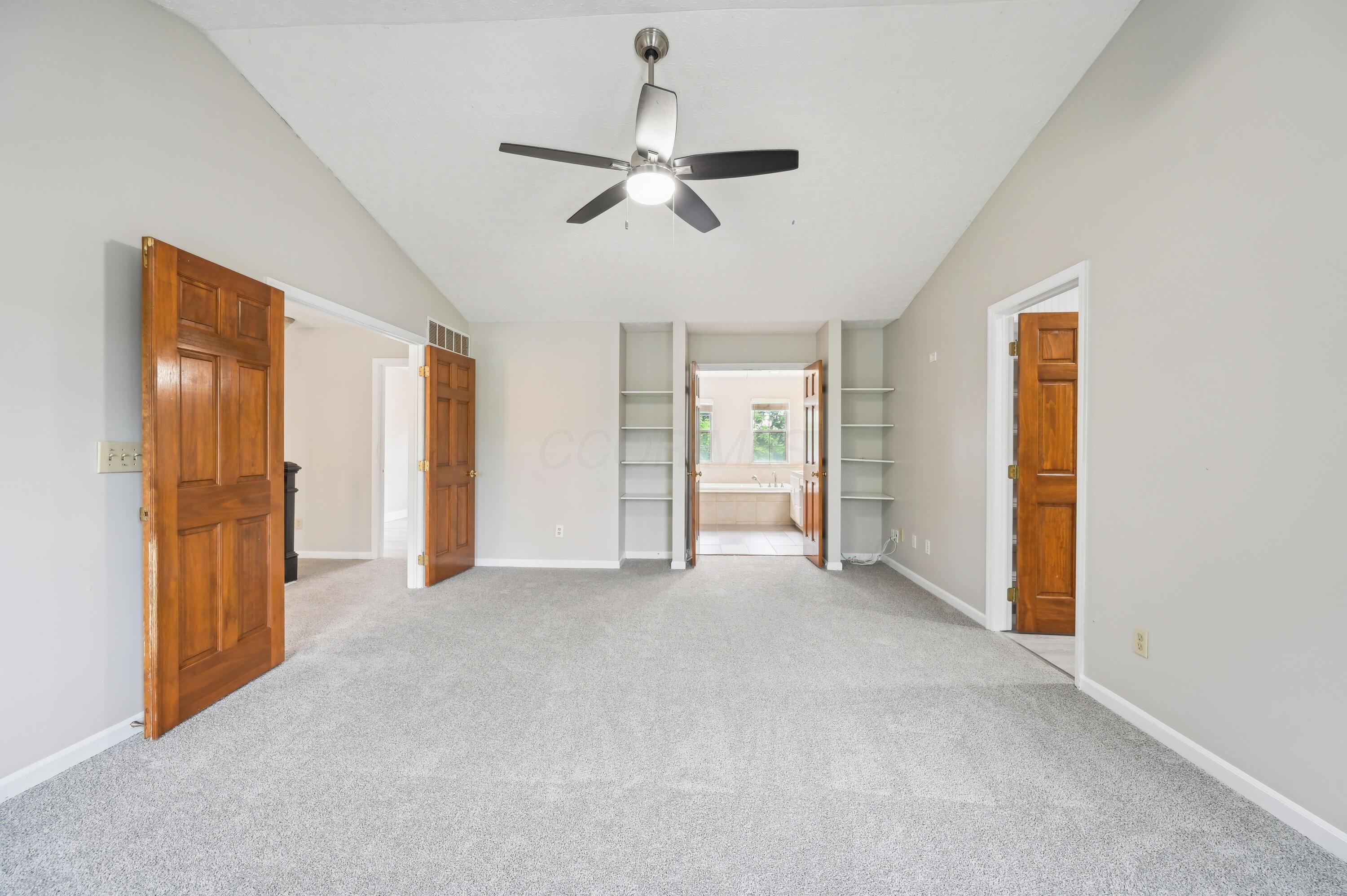 5650 Meadow Grove Drive, Grove City, Ohio image 45
