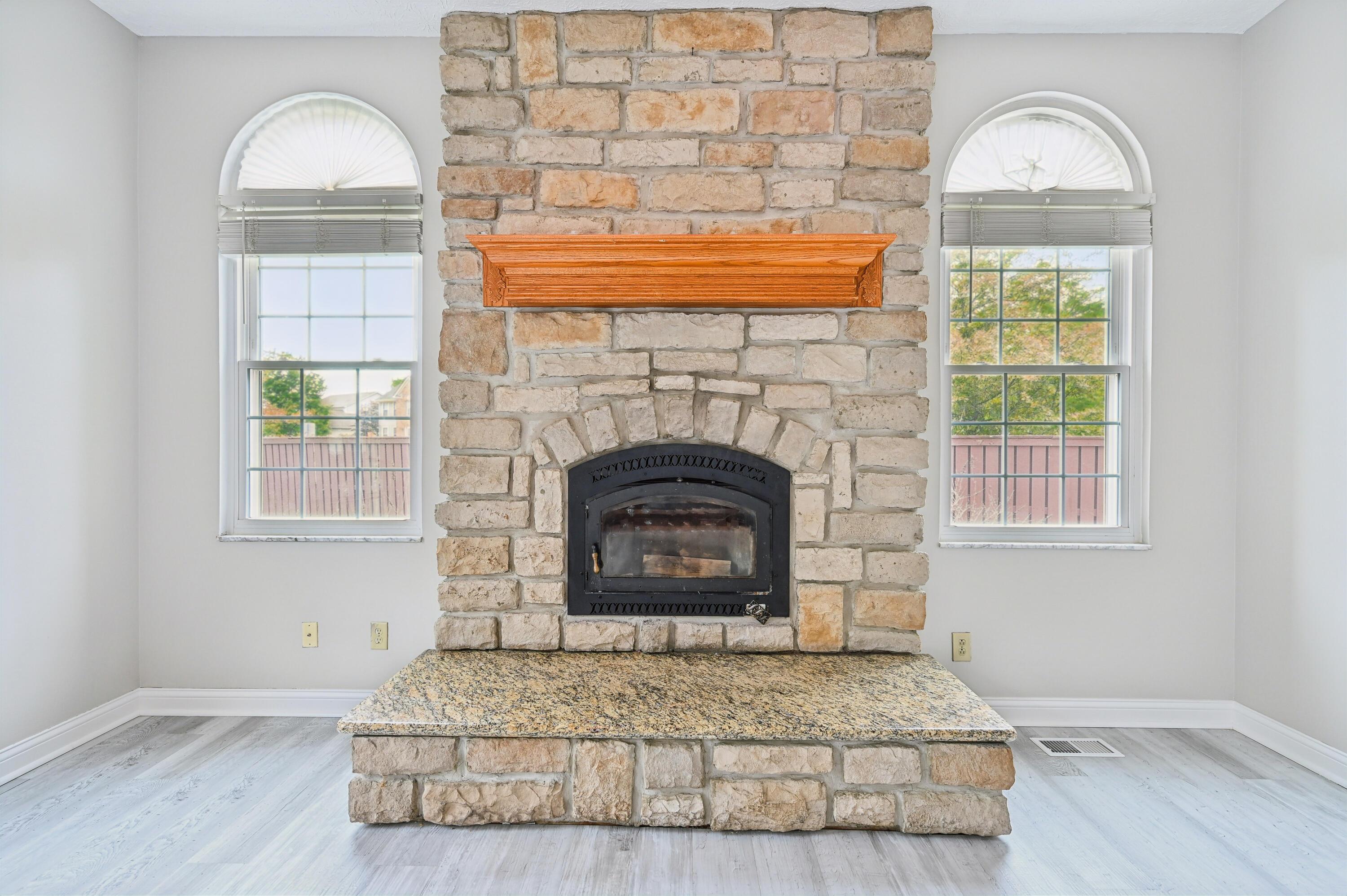 5650 Meadow Grove Drive, Grove City, Ohio image 15