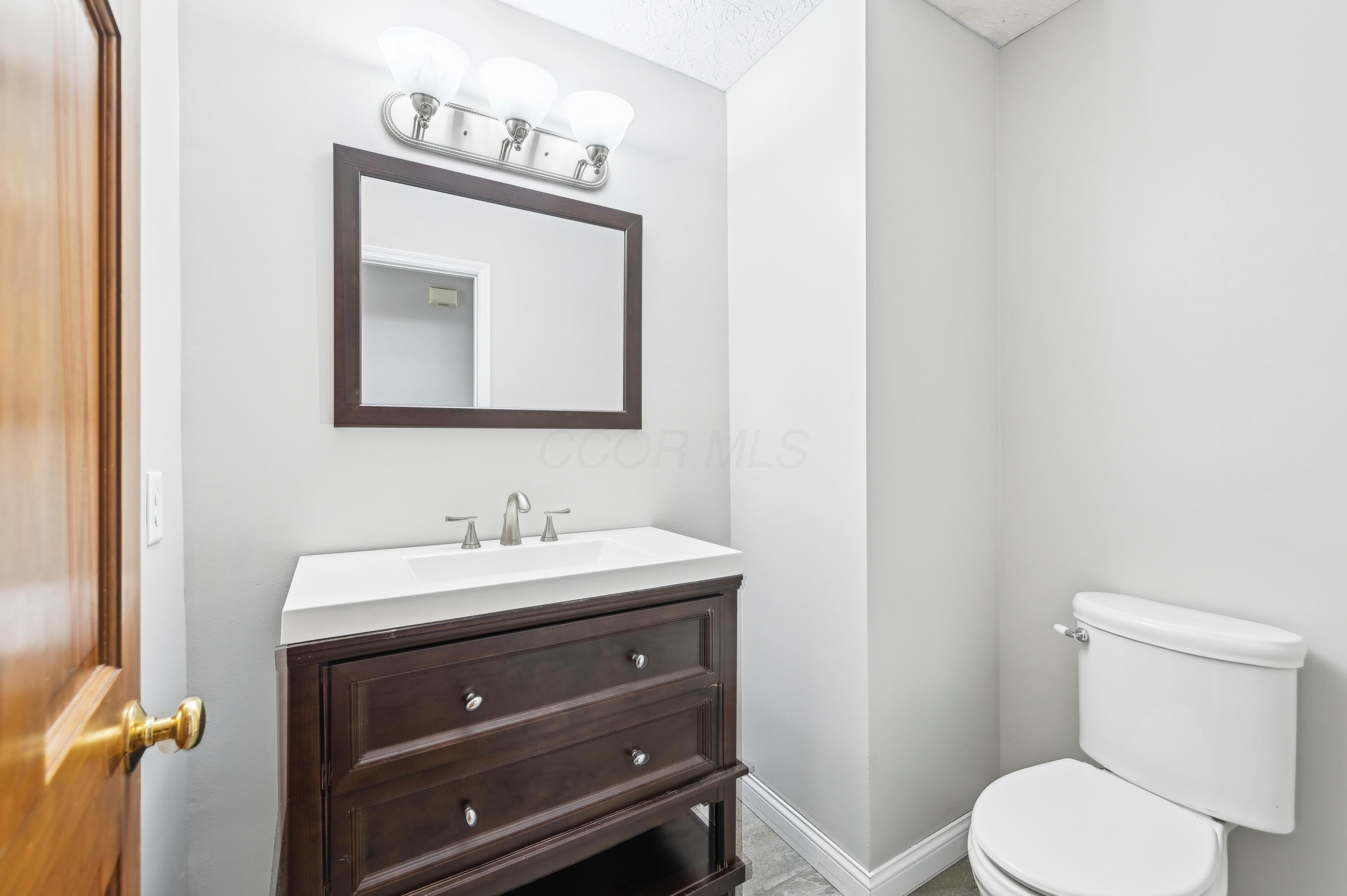 5650 Meadow Grove Drive, Grove City, Ohio image 24