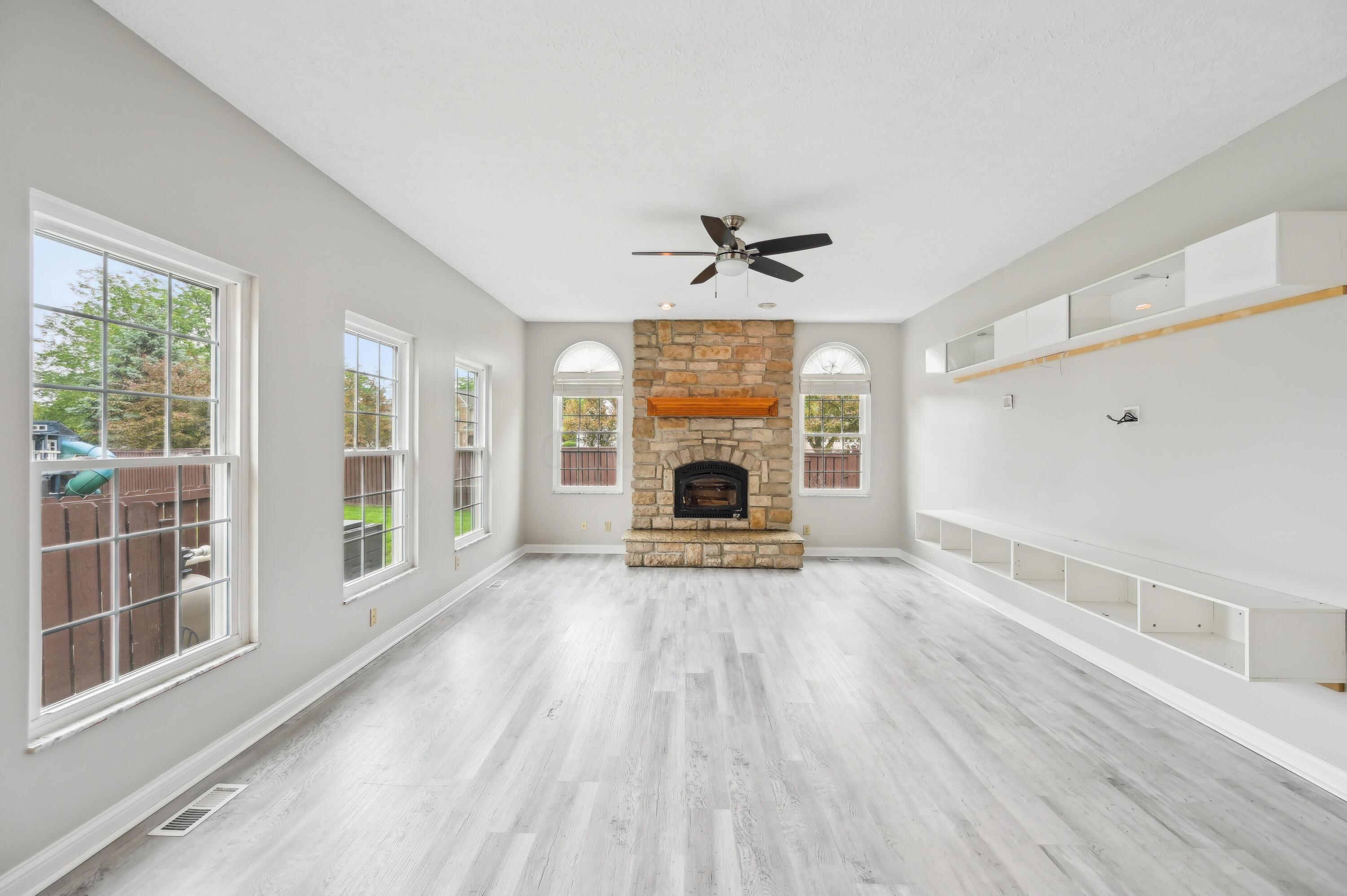 5650 Meadow Grove Drive, Grove City, Ohio image 14