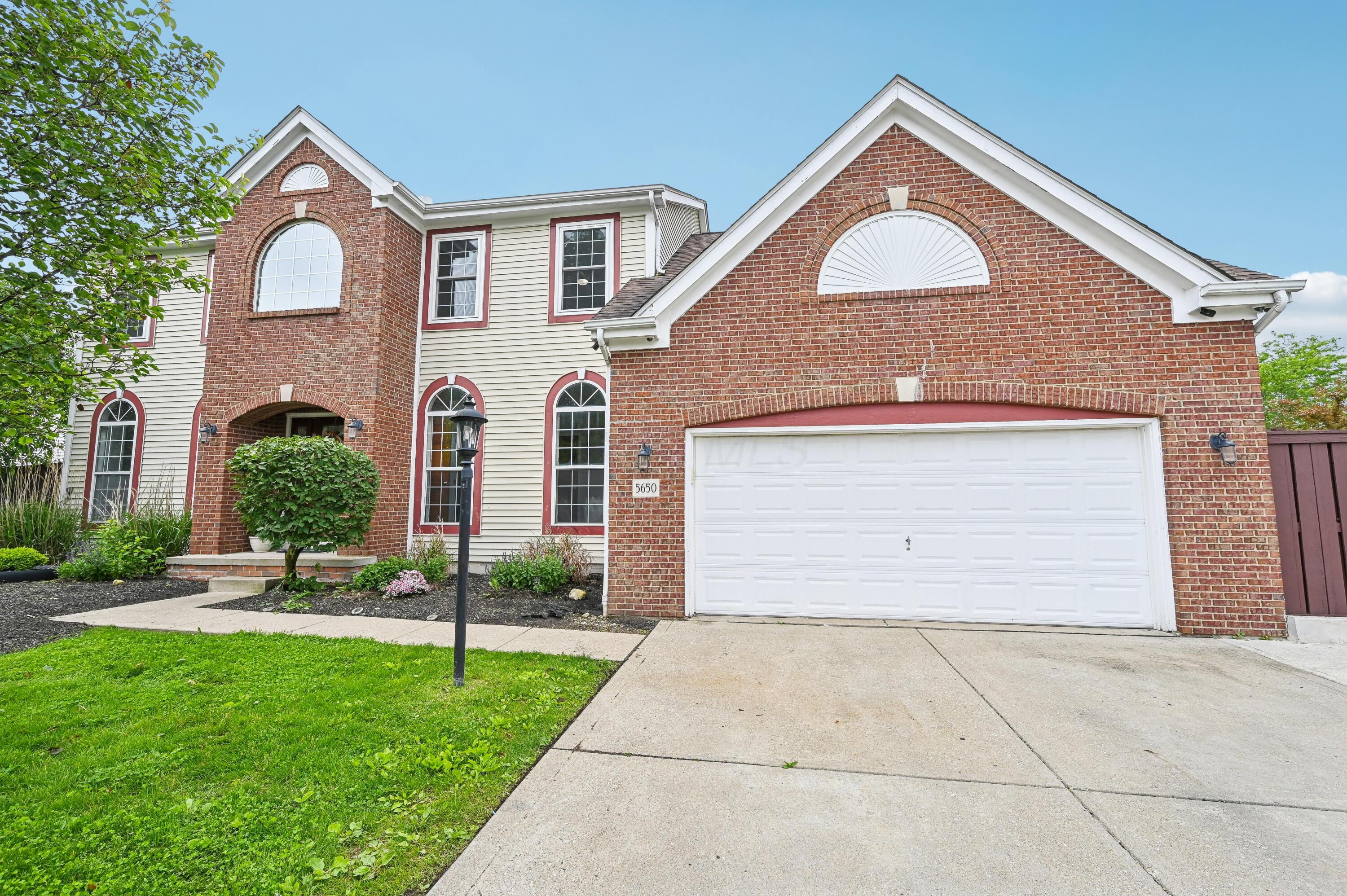5650 Meadow Grove Drive, Grove City, Ohio image 4