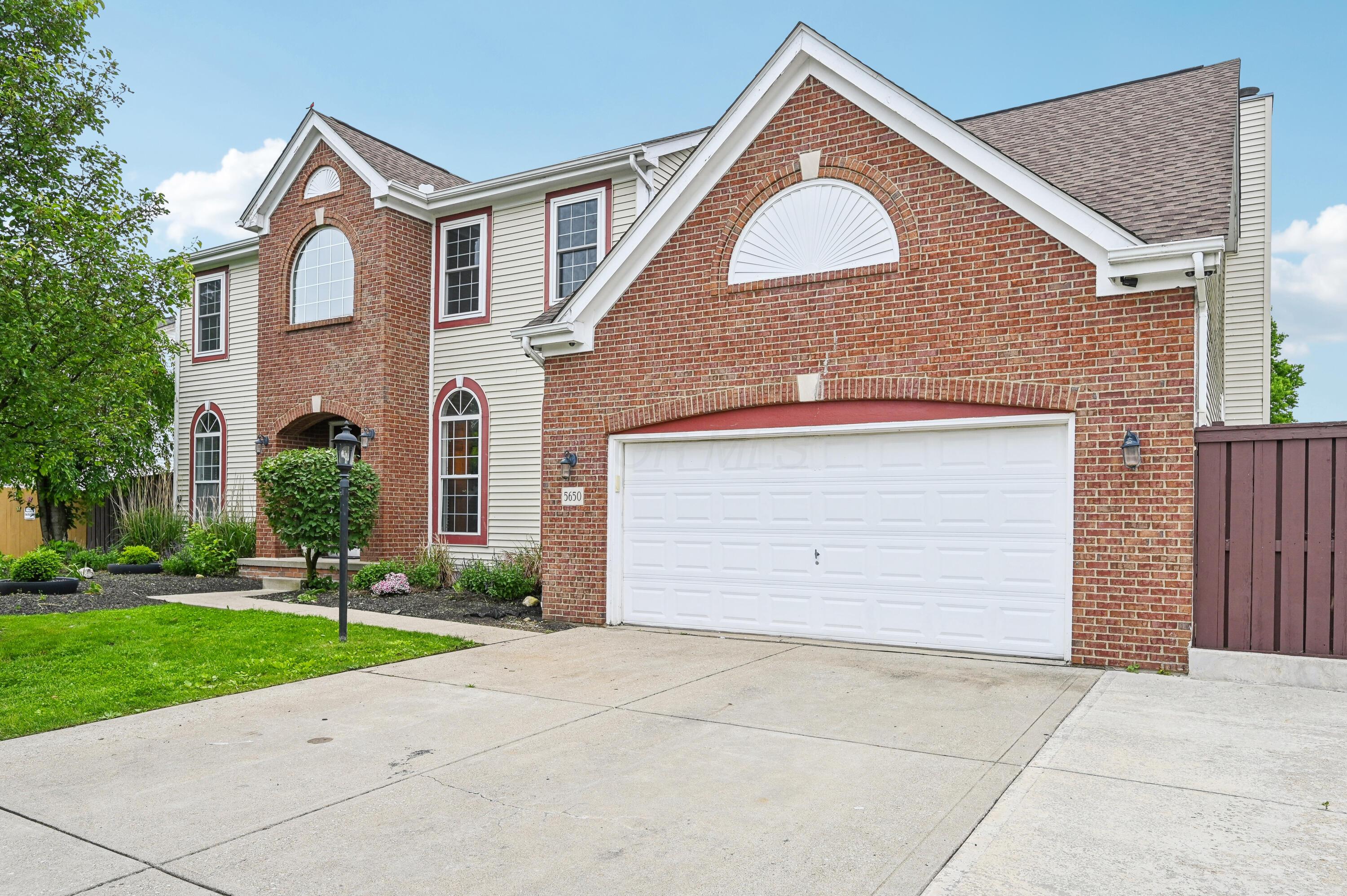 5650 Meadow Grove Drive, Grove City, Ohio image 6