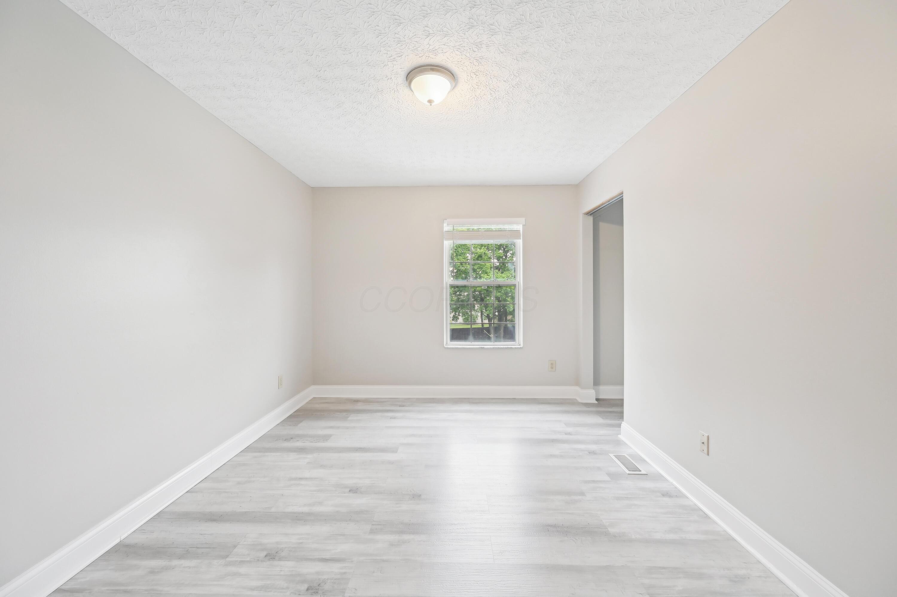 5650 Meadow Grove Drive, Grove City, Ohio image 40