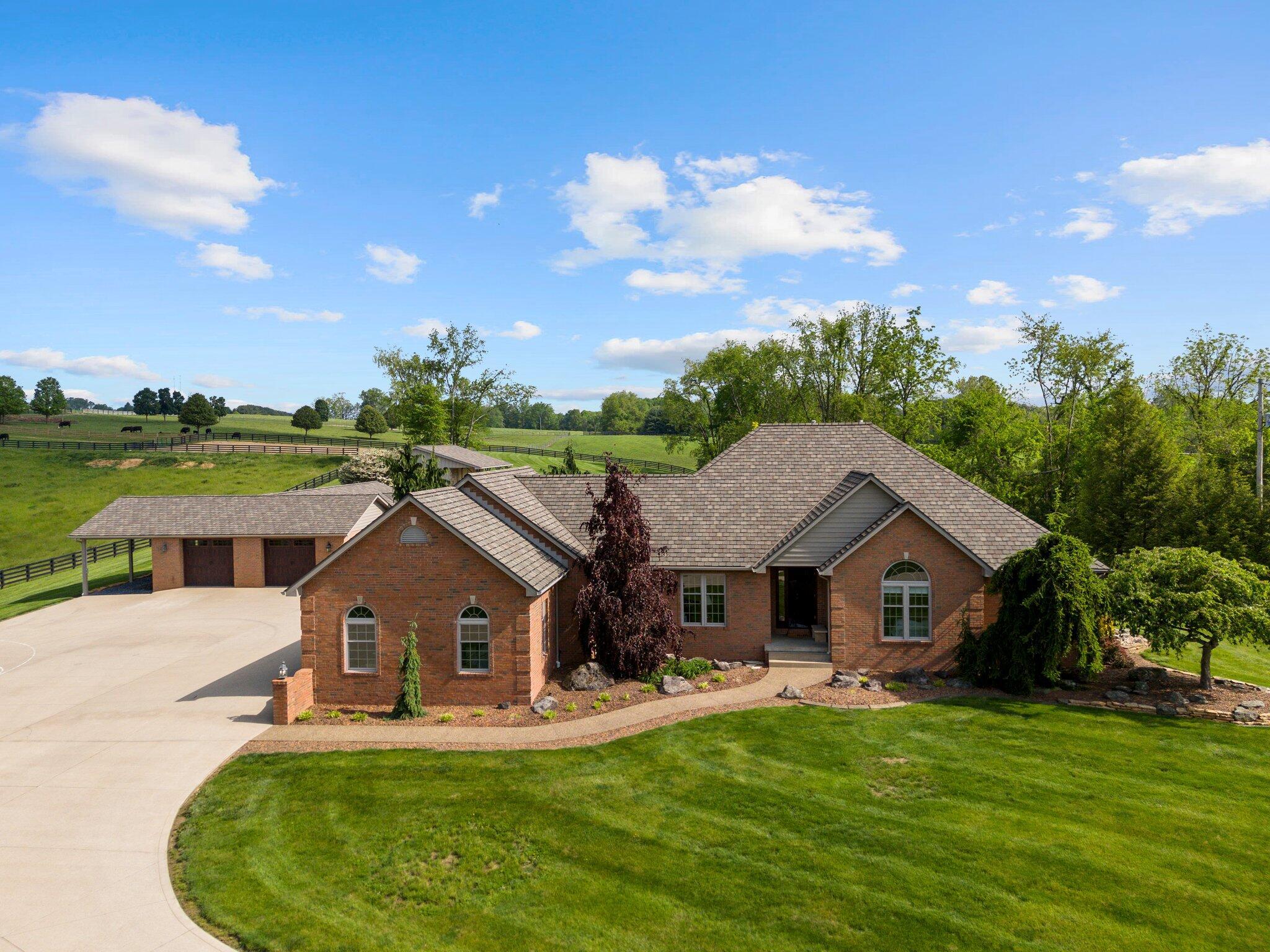 1095 Fairview Road, Zanesville, Ohio image 1