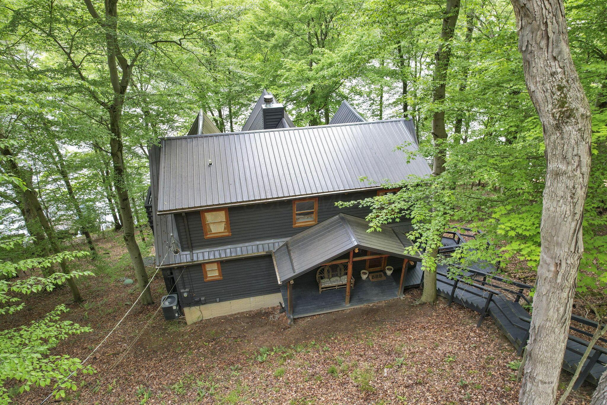 510 Natchez Lane, Sugar Grove, Ohio image 3