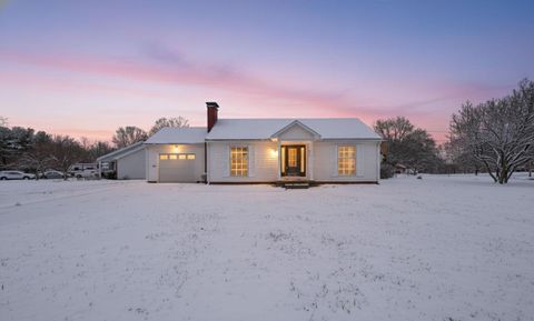 Photo of 291 Peters Avenue, Lancaster, OH 43130 (MLS # 225044753)