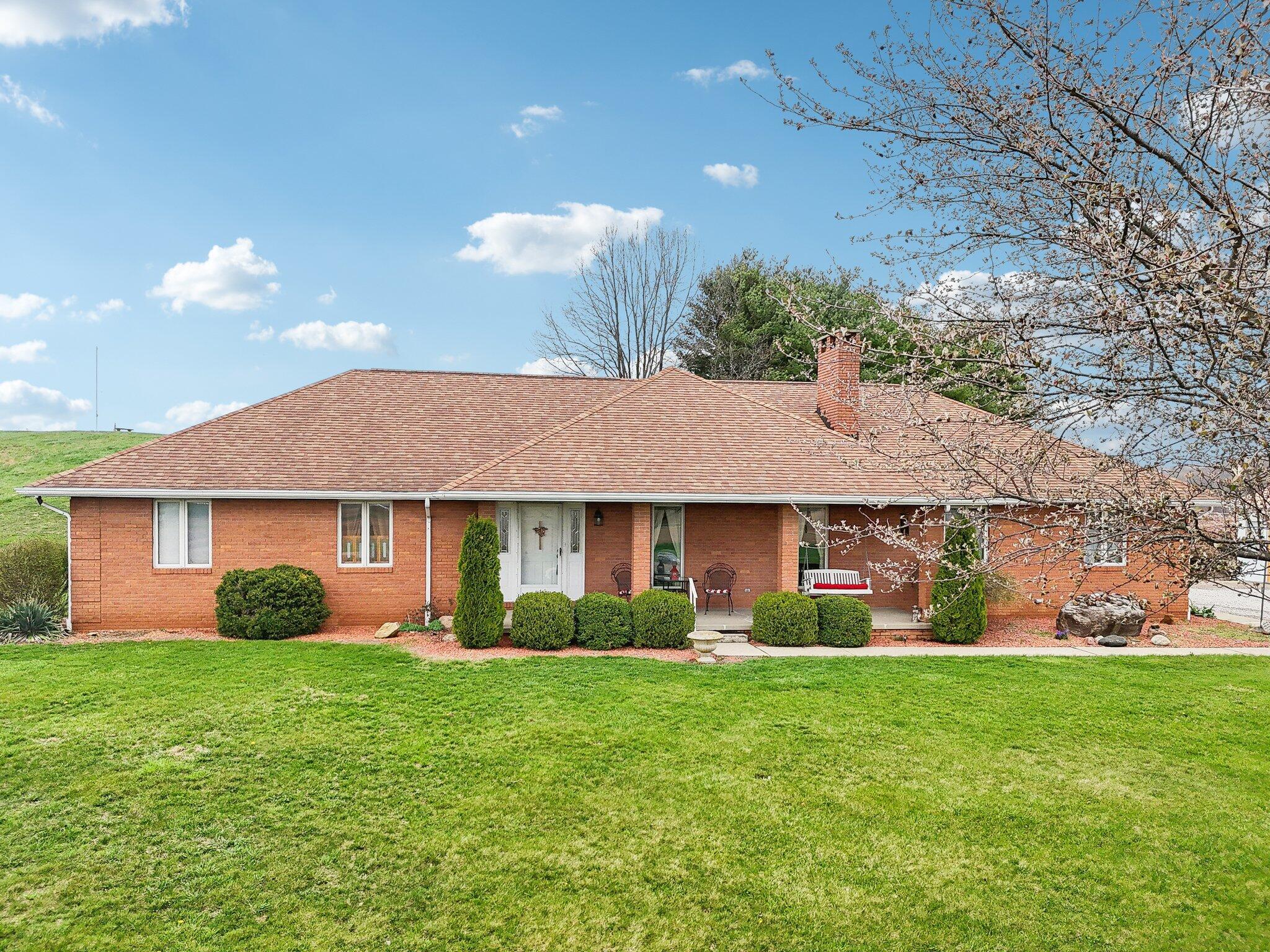 5391 Delmont Road, Lancaster, Ohio image 2