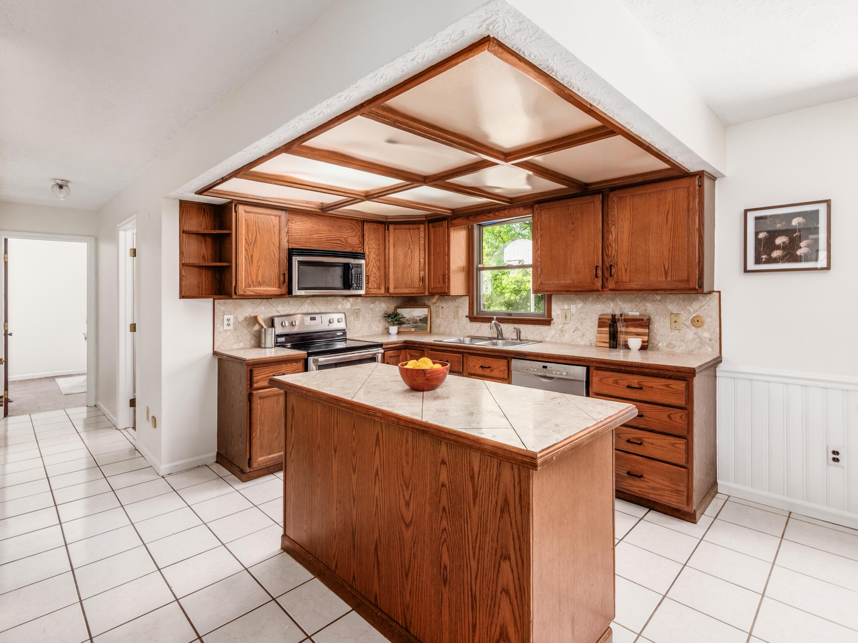 8805 Davington Drive, Dublin, Ohio image 22
