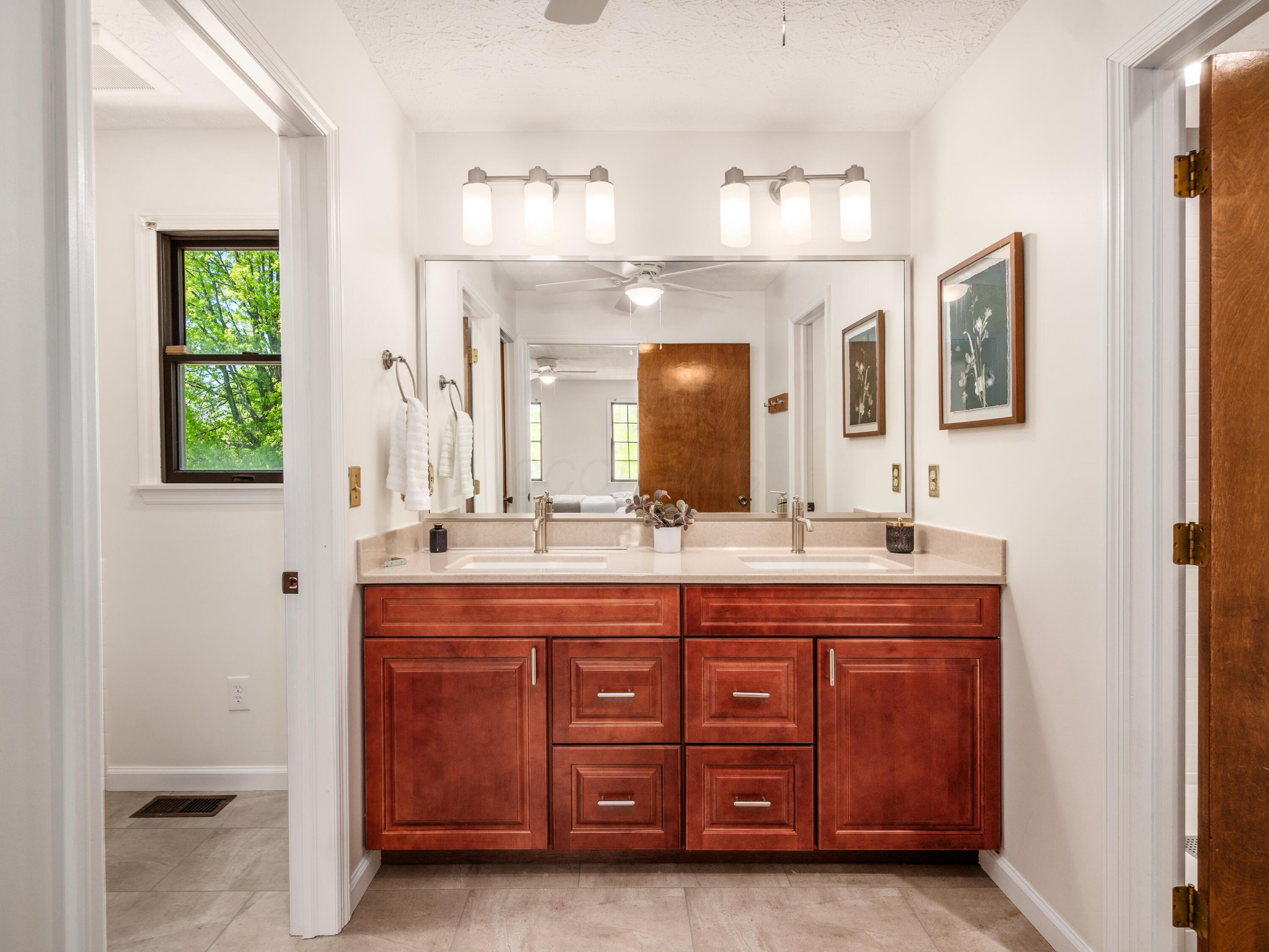 8805 Davington Drive, Dublin, Ohio image 34