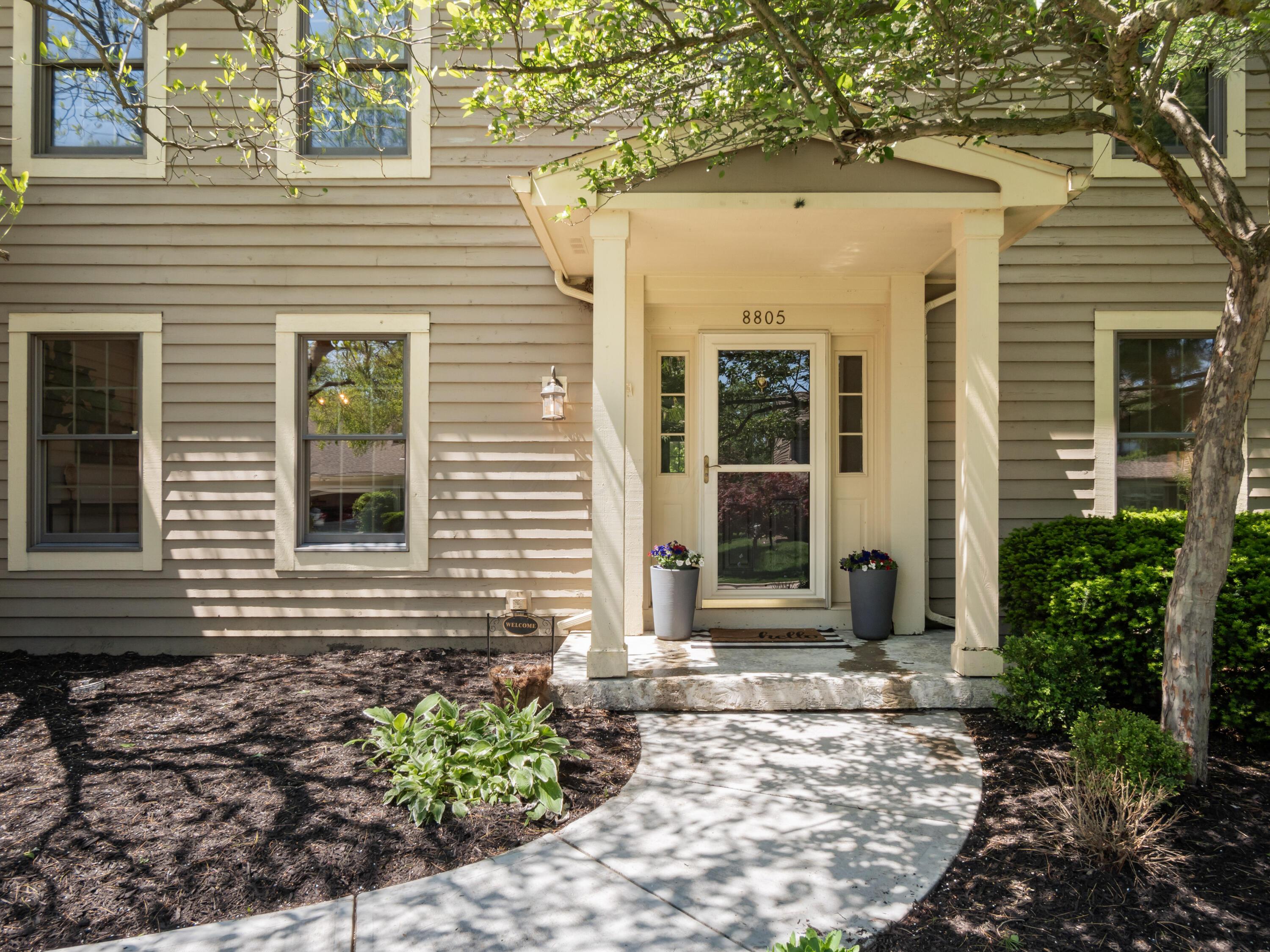 8805 Davington Drive, Dublin, Ohio image 3