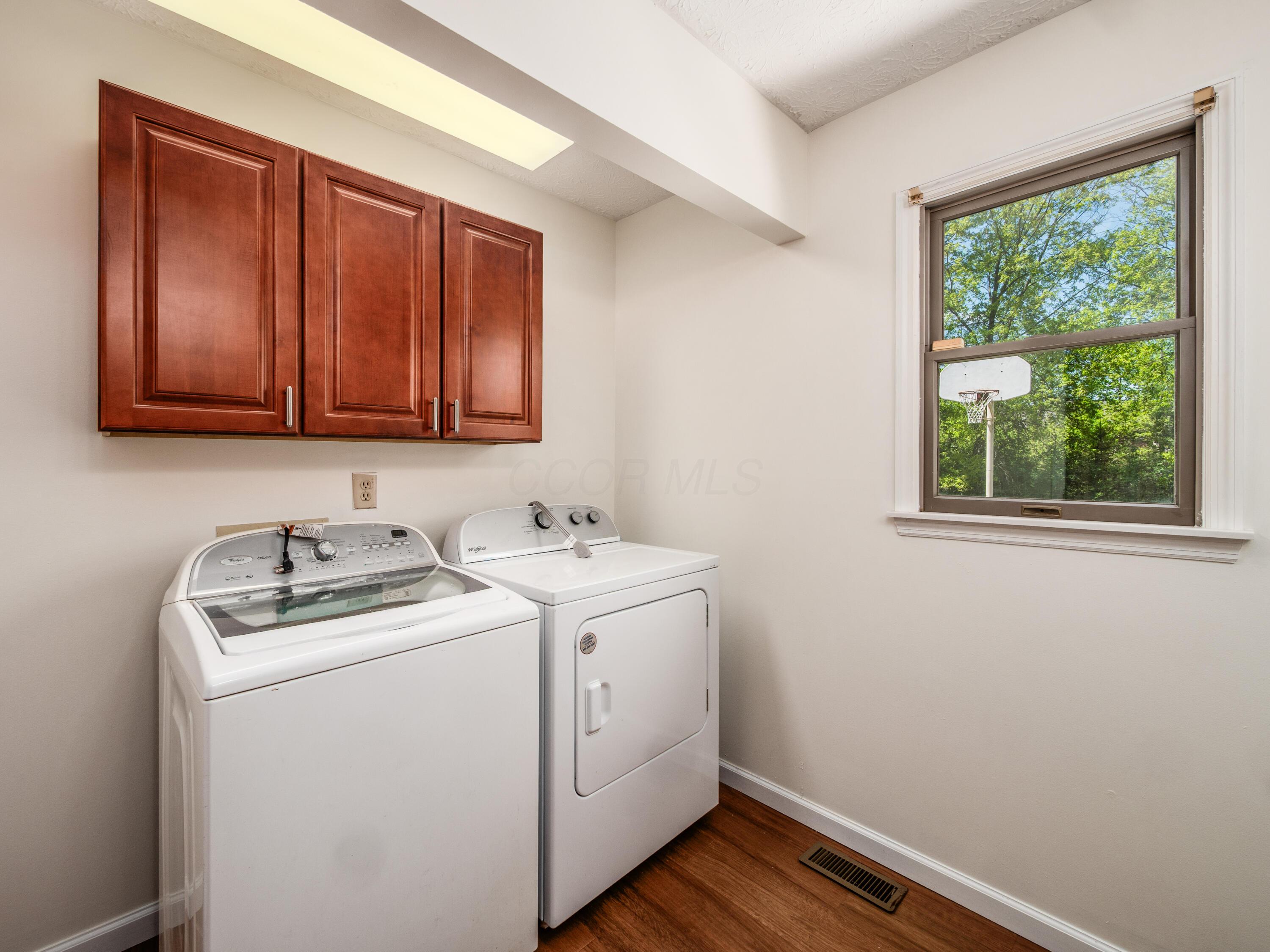 8805 Davington Drive, Dublin, Ohio image 27