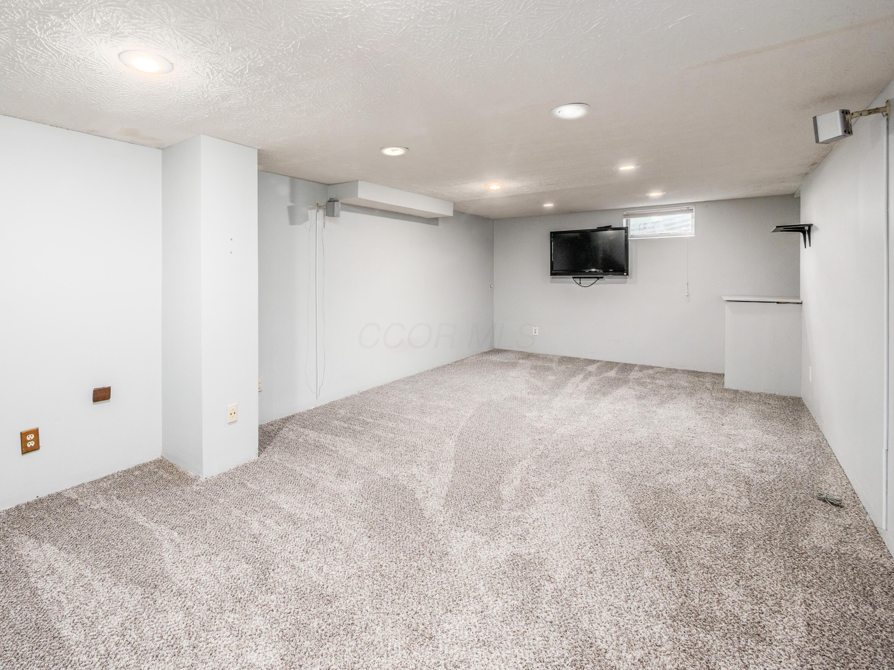 8805 Davington Drive, Dublin, Ohio image 46