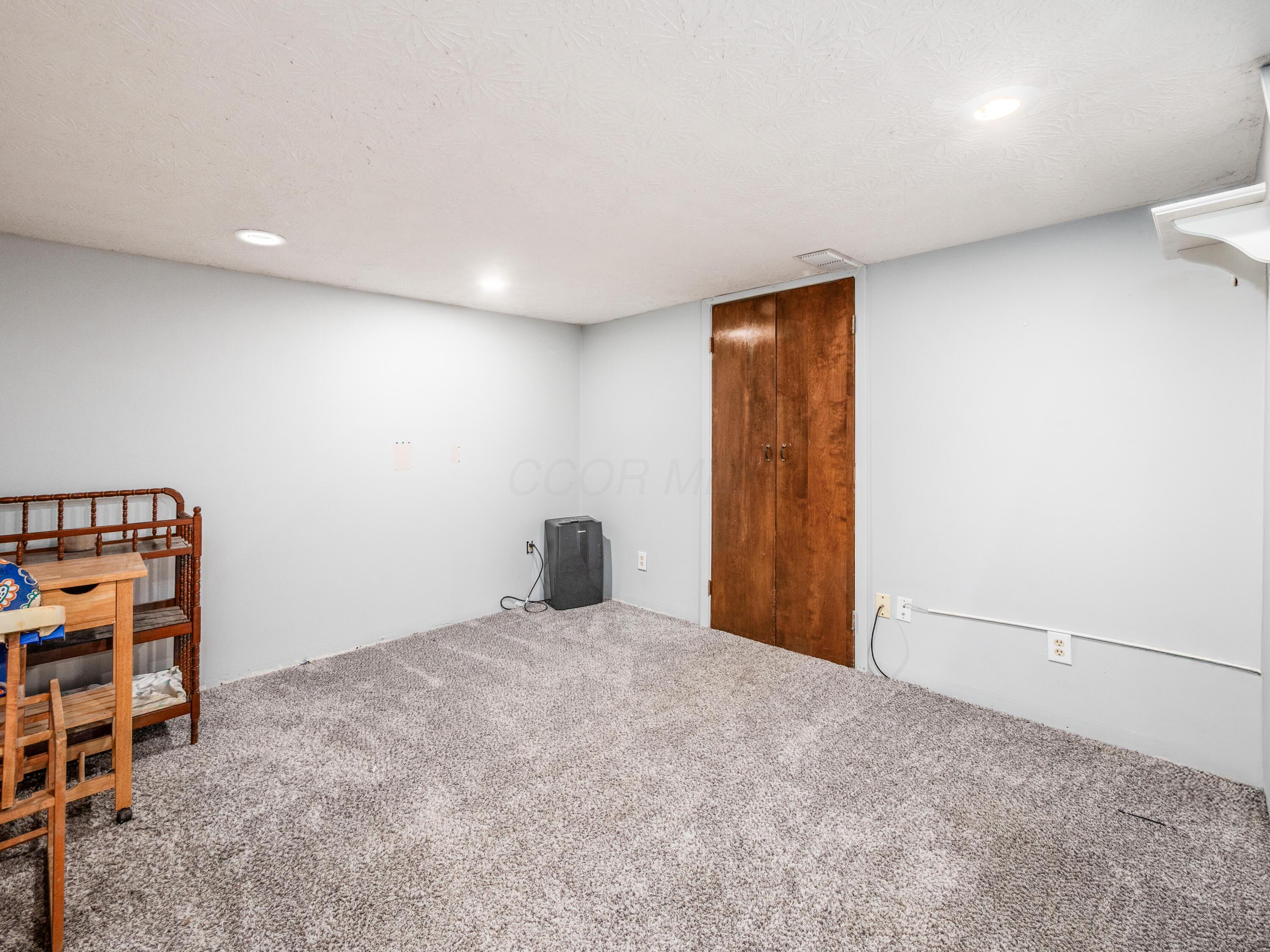 8805 Davington Drive, Dublin, Ohio image 48