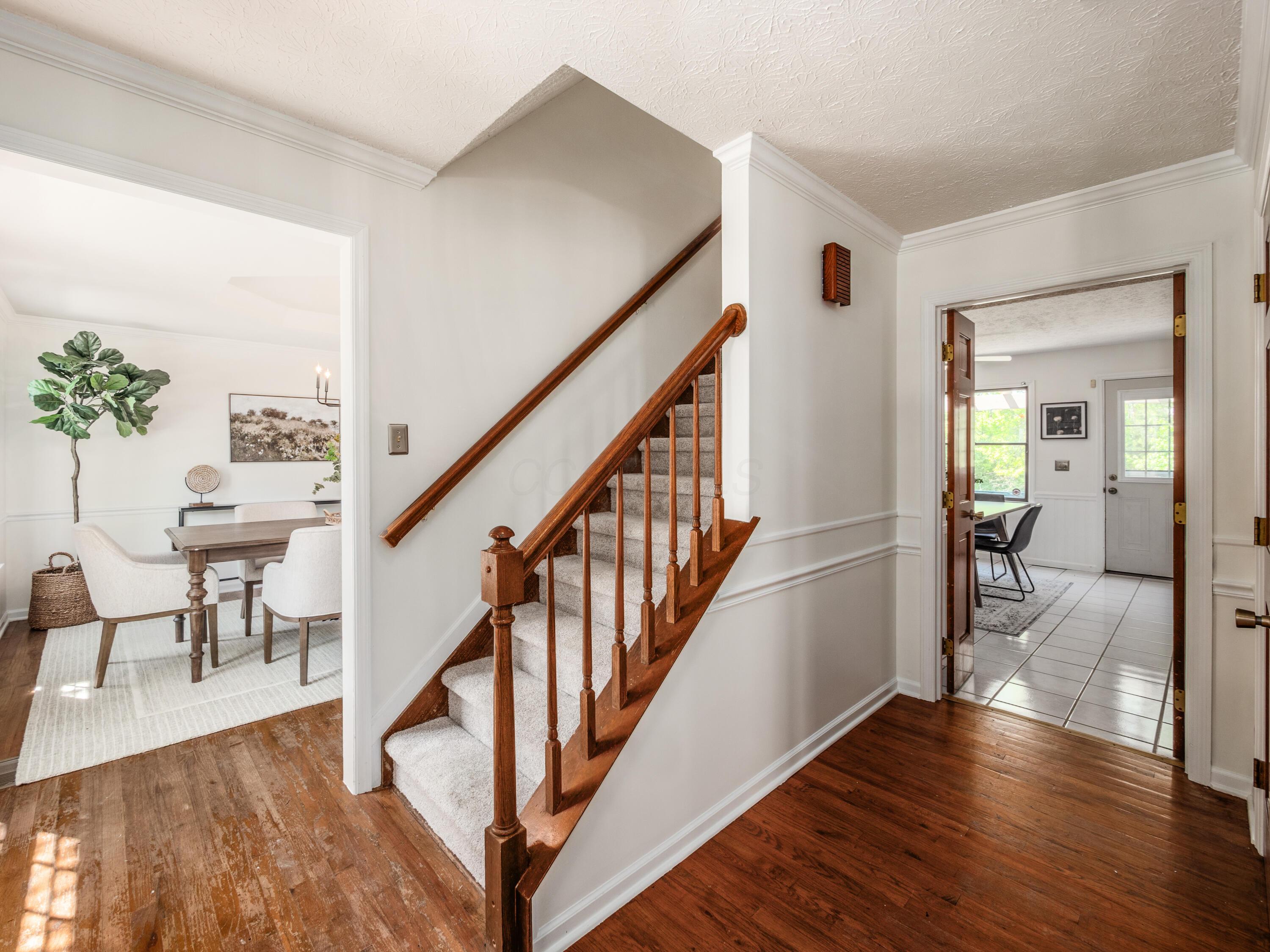 8805 Davington Drive, Dublin, Ohio image 4
