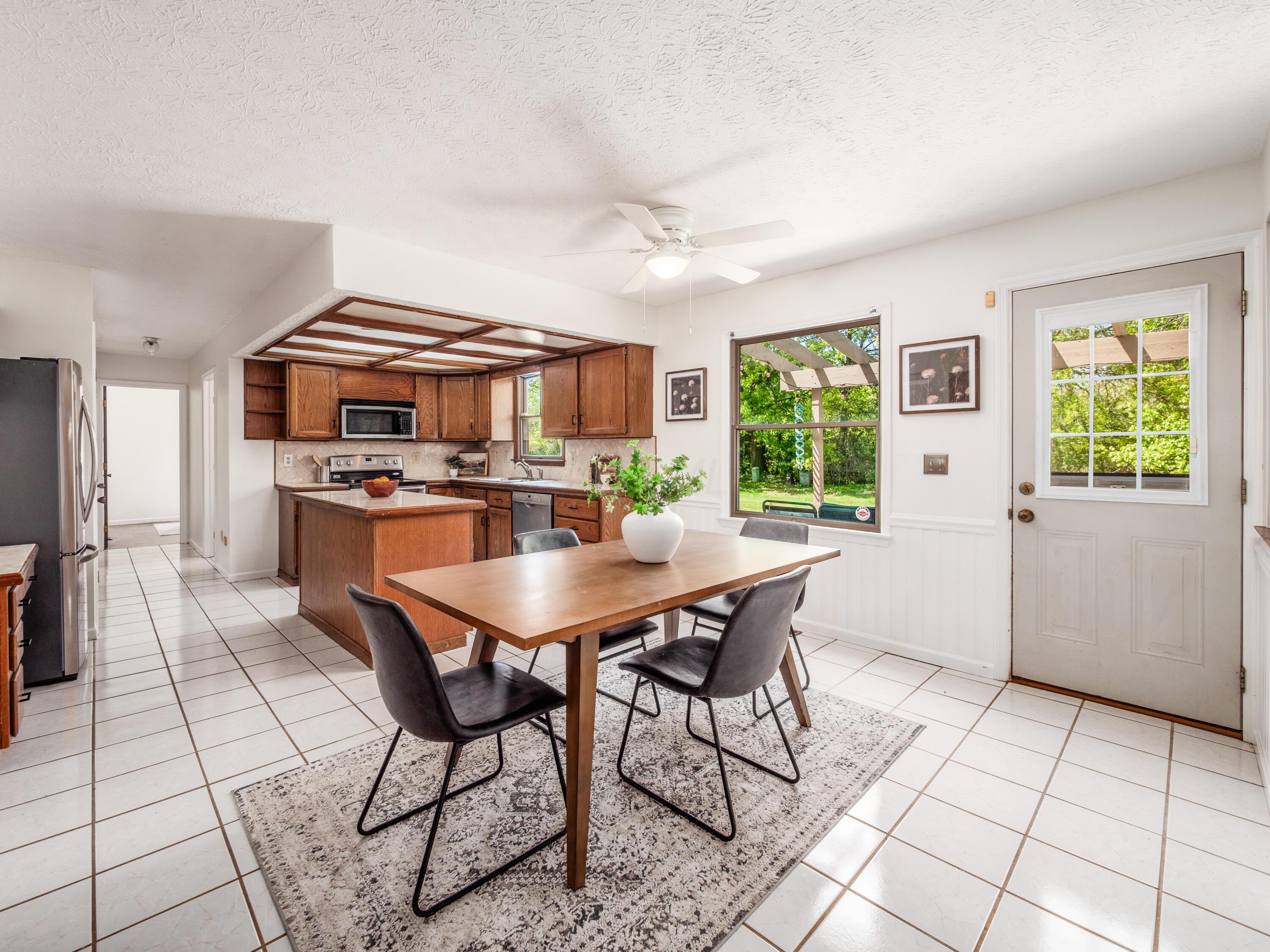 8805 Davington Drive, Dublin, Ohio image 21