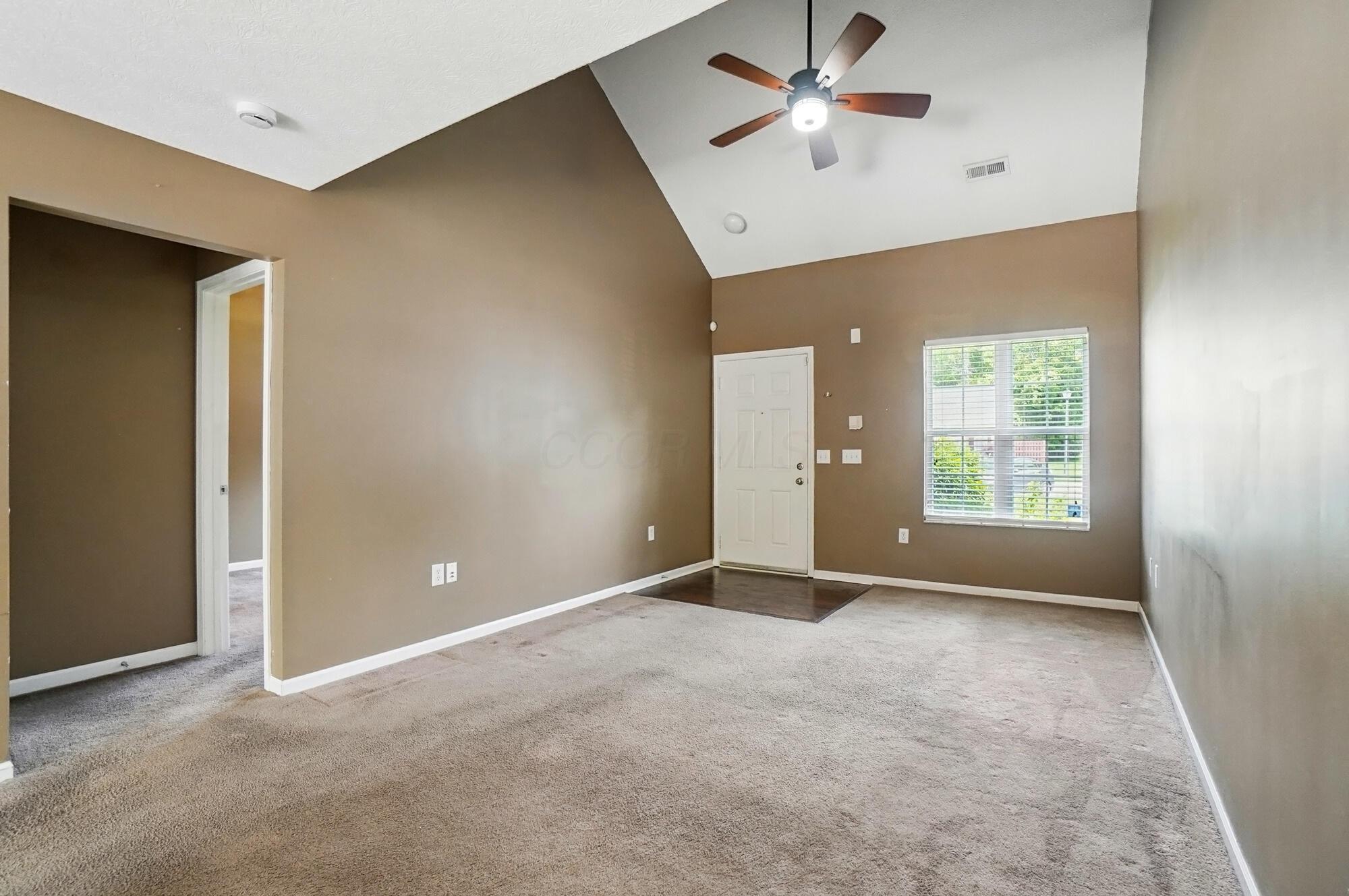385 Piney Creek Drive, Blacklick, Ohio image 6