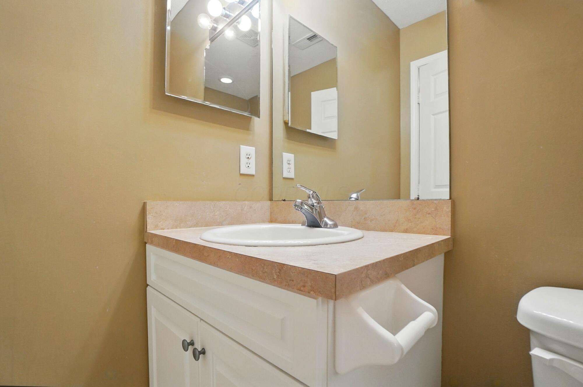 385 Piney Creek Drive, Blacklick, Ohio image 16