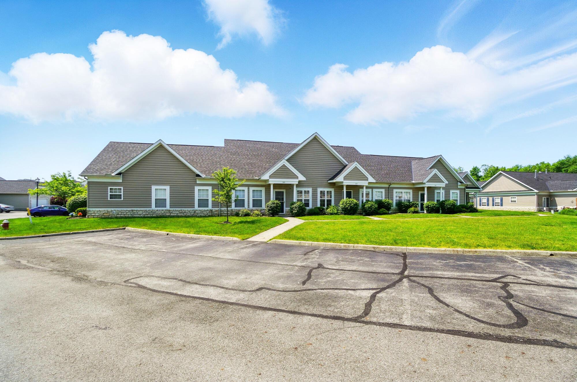 385 Piney Creek Drive, Blacklick, Ohio image 3