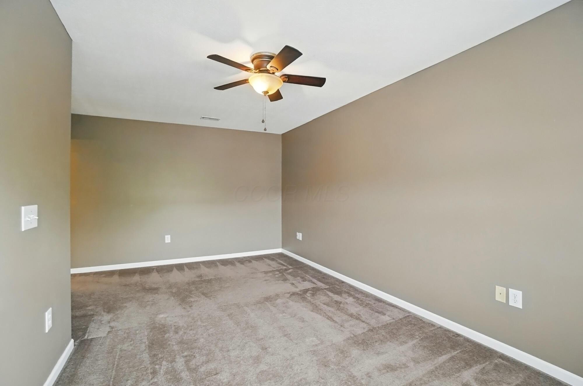 385 Piney Creek Drive, Blacklick, Ohio image 20