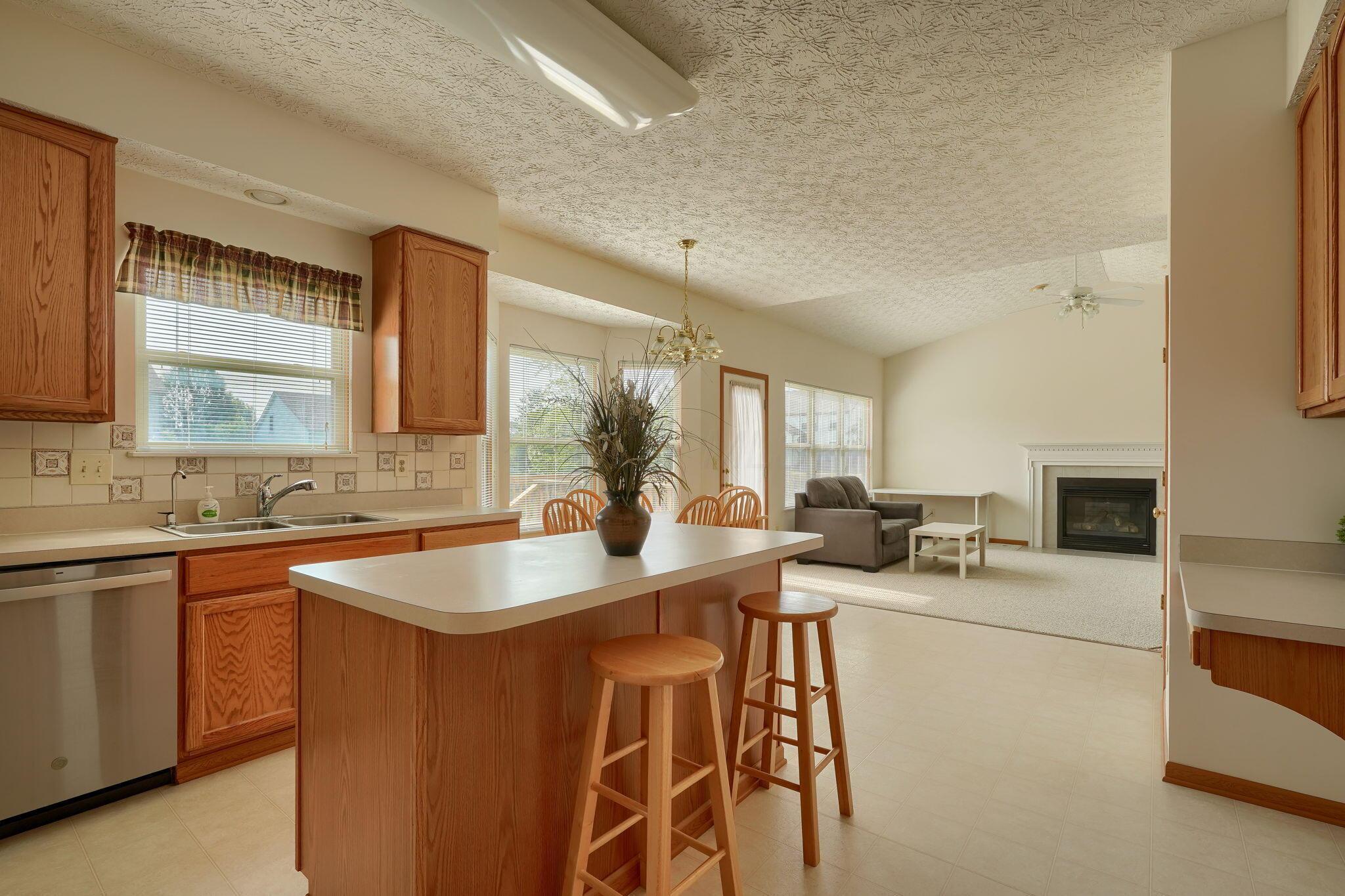 1300 Sotherby Crossing, Lewis Center, Ohio image 24